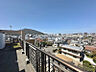 その他：広いルーフスペースから街並みと山の景色を一望。青空の下でくつろぎの時間を楽しめ、ガーデニングやアウトドア気分も満喫できます。