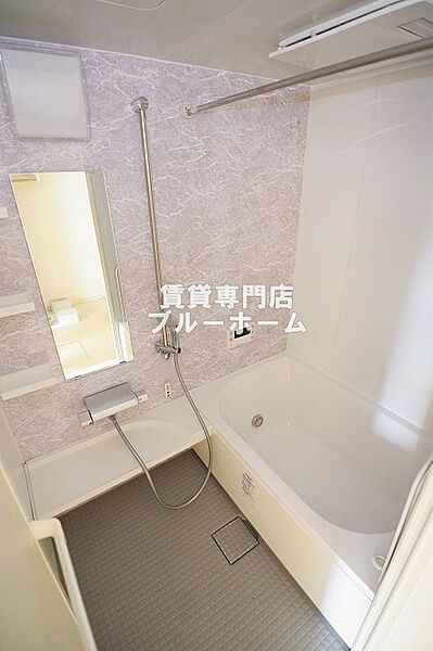 画像6:浴室乾燥機・追炊き機能付きのお風呂！