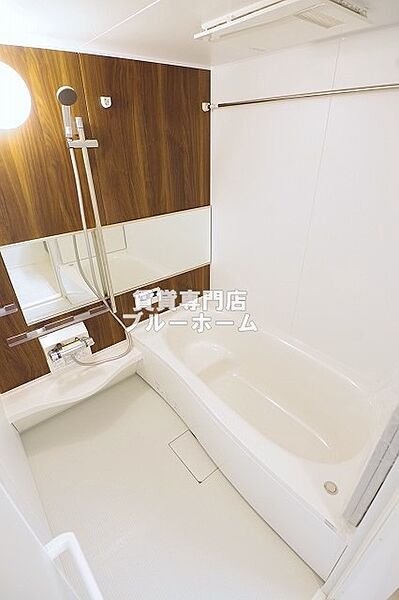 画像6:浴室乾燥・追い焚き機能付きのお風呂！