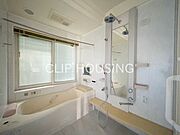 浴室乾燥機付きで入浴前にバスルームを暖めておくことができるので冬でも安心です！