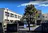 周辺：昭島市立共成小学校 徒歩11分。 820m