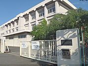 深谷小学校まで800メートル