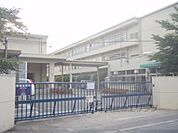 伊勢田小学校まで450メートル