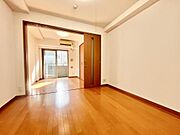 扉を解放するとダイニングと洋室を広く使うことができます♪