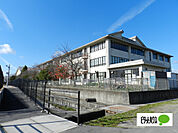 小学校「近江八幡市立馬淵小学校まで961m」