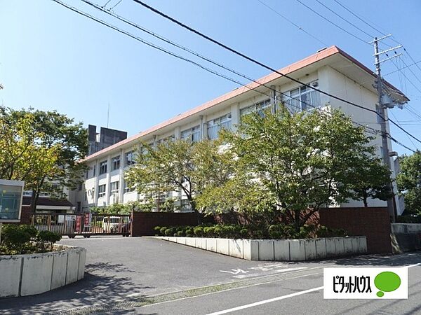 画像25:小学校「近江八幡市立桐原東小学校まで1401m」