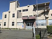 秋田市立仁井田小学校 450m
