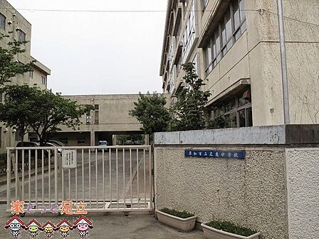 草加市立花栗中学校 徒歩17分。 1360m
