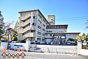 越谷市立大相模中学校 徒歩11分。 830m