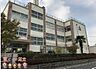 周辺：足立区立保木間小学校 徒歩3分。 180m