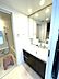 洗面：鏡が広い