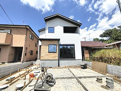 外観:南道路日当たり良好 外観:南道路日当たり良好
