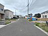 外観：19号棟～18号棟側 南西側 約6.0ｍ 開発道路