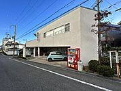 【病院】篠部医院まで約160ｍ（徒歩約2分）です。いざという時に近くに病院があると安心ですね。夜は19時半まで診療していますので仕事終わりに行く事もできます。
