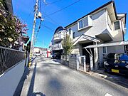 【前面道路】前面道路の写真です。前面道路は南西に面しています。