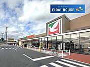 ヨークベニマル塩釜店 徒歩10分。 730m