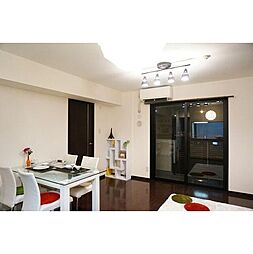 ロイヤル　トーリータワーズ B09 9階1LDKのリビング/ダイニング