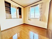 子供部屋にもちょうど良い大きさのお部屋です。