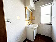 洗面・脱衣所は1階にございます。
