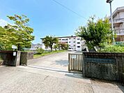 山北町立山北中学校まで約2050m（徒歩26分）
