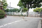 南足柄市立岡本小学校まで約560m（徒歩7分）