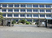 平塚市立神田中学校まで約880m（徒歩11分）
