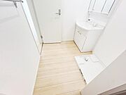 脱衣所は小さなお子様がいるご家庭にも重宝されます。