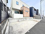 敷地内にはカースペースがございます。