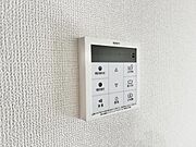 給湯のコントロールパネルです。