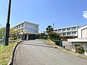 中井町立中井中学校まで約2440m（徒歩31分）