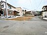 外観：前面道路です。住宅地につき落ち着いた新生活を始められそうです。