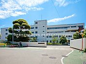 伊勢原市立伊勢原中学校まで約840m（徒歩11分）