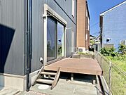 デッキで洗濯物もほせますね、 