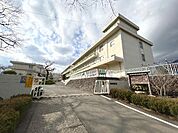 秦野市立北小学校まで約2200m（徒歩28分）