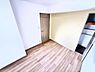 収納：いつでもお部屋をスッキリお使い頂ける収納スペースを設置。