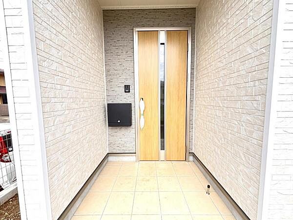 玄関を拡大表示