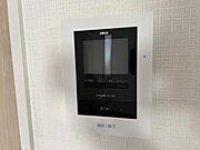 訪問者を確認できるTVモニター付きインターフォンです。