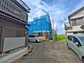 外観：前面道路を含めた現地写真です。
