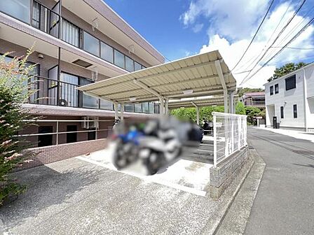 敷地内の駐輪場です。