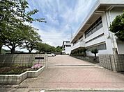 横須賀市立岩戸中学校まで約420m（徒歩6分）