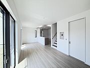 家族団らんの場所としてゆったりと居心地の良いリビングです。