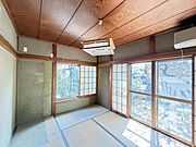 和室スペースです。畳のお部屋は寛げる空間ですね。