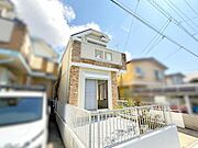 築26年、内外装リフォーム済み、間取りはファミリー向けに4LDKございます。