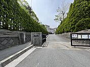 横須賀市立衣笠中学校まで約300m（徒歩4分）
