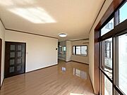 リビングダイニングになります。ご家族そろっての素敵な空間になりそうですね。