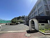 横須賀市立鴨居中学校まで約500m（徒歩7分）