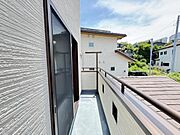 お洗濯ものを気持ち良く太陽の光で干せるのが嬉しいですね。