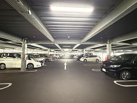 駐車場ももちろん完備しておりますのでお車所有の方にも心強いです。