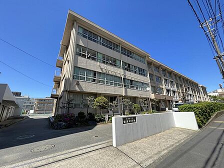 横須賀市立常葉中学校まで約1690m(徒歩22分)