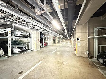 駐車場ももちろん完備しておりますのでお車所有の方にも心強いです。